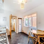 Large 5 Bed House In Scarborough Near The Beach, Large Garden & Hot Tub